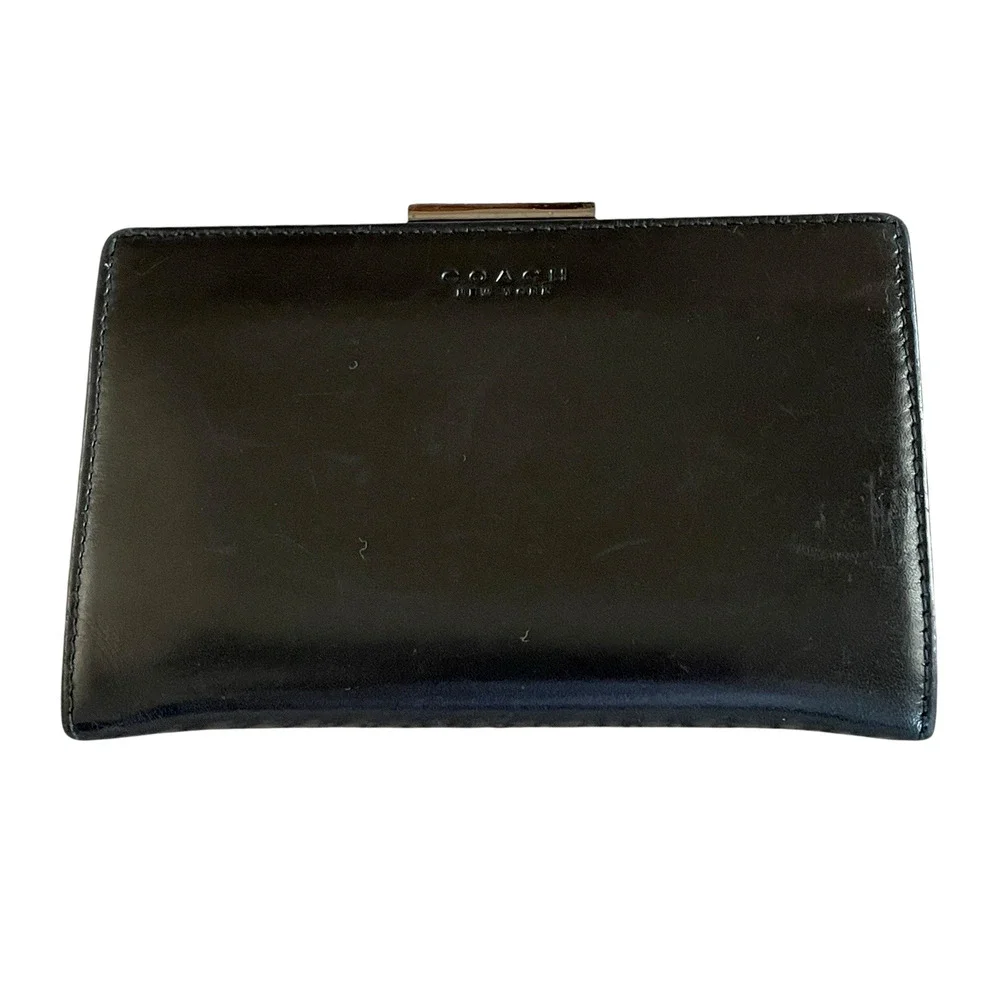 COACH Small Black Smooth Leather Silver Tone Kiss Lock Accordian-Style Wallet